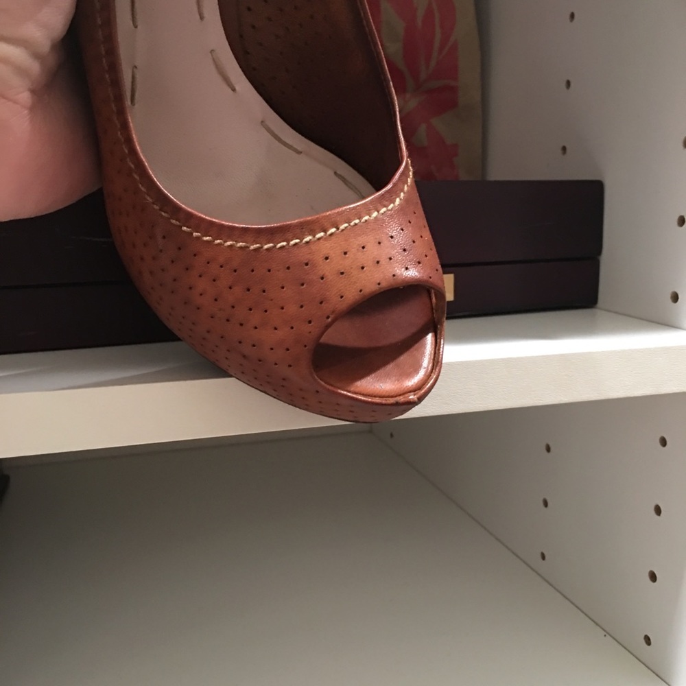 Shoes - Picture 5 of 5